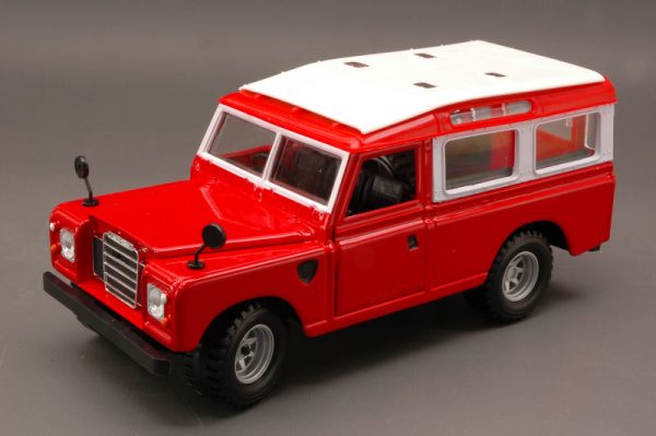 Modellino Auto Scala 1:24 Burago LAND ROVER 110 diecast modellismo statico