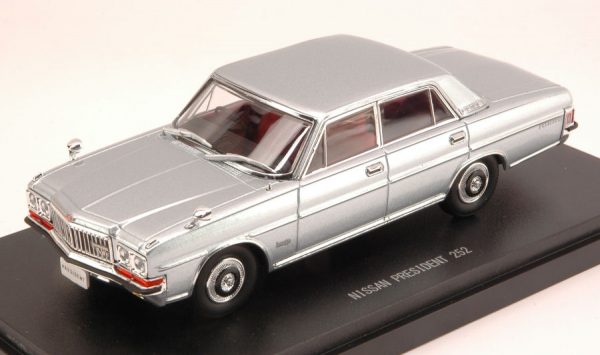 Modellino Auto scala 1:43 diecast Ebbro NISSAN PRESIDENT modellismo collezione