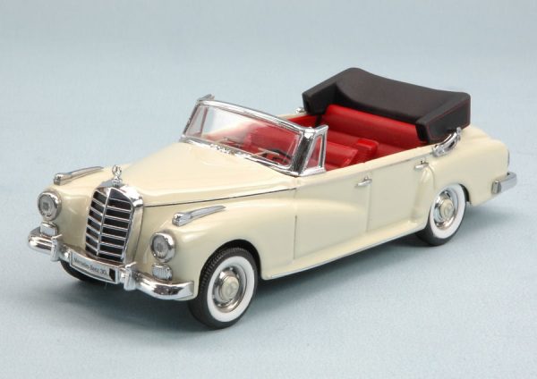Modellino Auto scala 1:43 diecast Rio MERCEDES 300 CABRIOLET modellismo statico