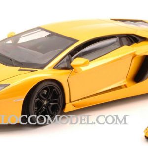 Modellino Auto scala 1:24 diecast Welly LAMBORGHINI AVENTADOR LP 700-4