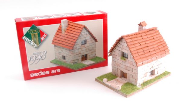 Modellino modellismo kit di montaggio gioco Aedes Ars  PETIT CHALET mm 110x70x80 PCS 220 giocattolo