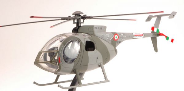 Modellino modellismo diecast New Ray  ELICOTTERO NH500 ESERCITO ITALIANO 1:32