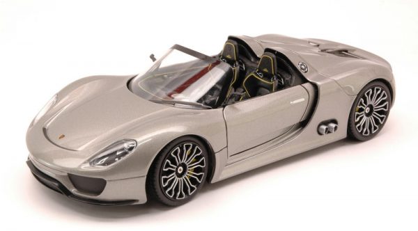 Modellino Auto scala 1:24 diecast PORSCHE 918 SPYDER modellismo collezione
