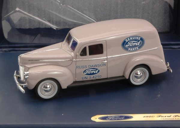 Modellino auto scala 1:43 FORD PANEL VAN FORD GENUINE PARTS diecast collezione