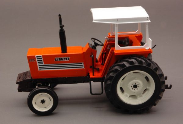 Modellino mezzi agricoli  Replicagri  FIAT 880 1:32 trattore modellismo statico diecast