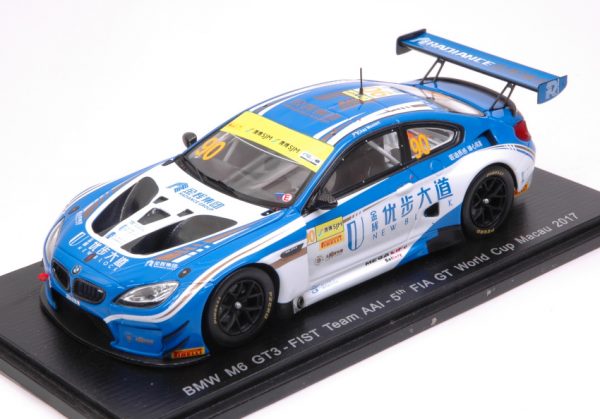 Modellino auto scala 1:43 Spark Model  BMW M6 GT3 N.90 FIA GT WORLD CUP MACAU  C.MOSTERT modellismo statico diecast