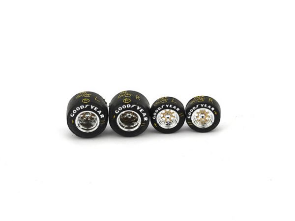 Modellino auto Brumm SET PNEUMATICI GOODYEAR + CERCHI FERRARI 126 C2 SCALA 1:43