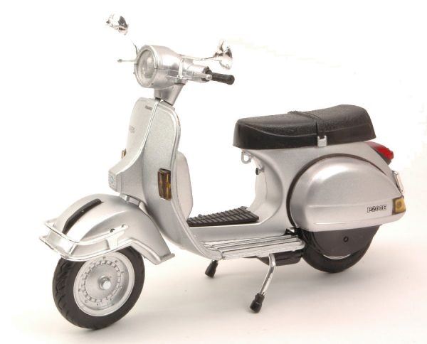 Modellino vespa collezione scala 1:12 VESPA P 200 P200 modellismo motor bike