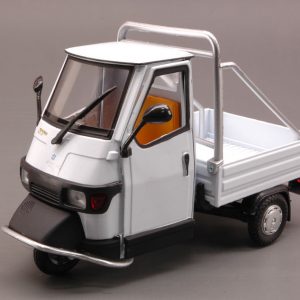 Modellino APE PIAGGIO CROSS 50 scala 1:18 collezione modellismo diecast