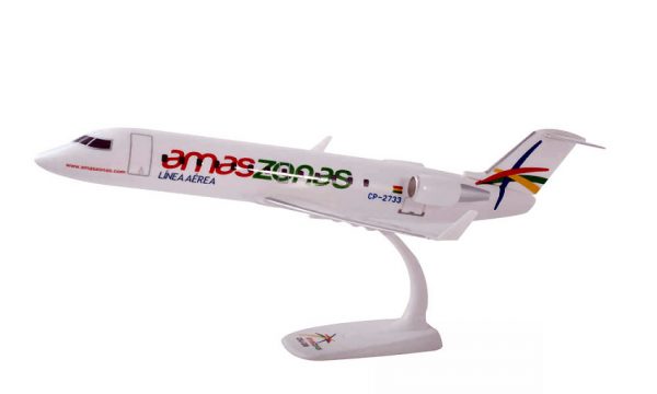 Modellino aerei modellismo Herpa AEREO CRJ-200 AMASZONAS URUGUAY 1:100