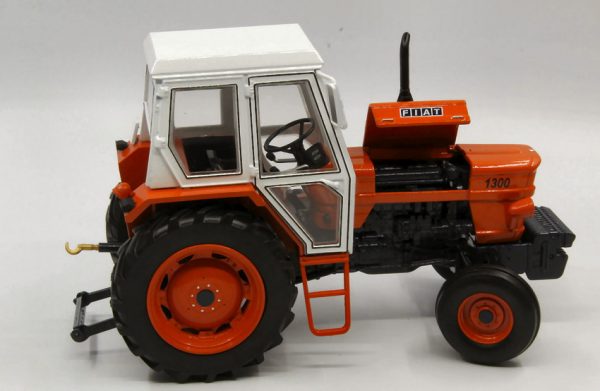 Modellino trattore mezzi agricoli trattore Replicagri FIAT 1300 2x4 CABINE 1:32