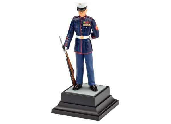 Modellino model kit di montaggio  Revell  US MARINE KIT 1:16