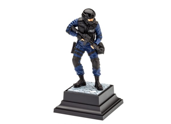 Modellino model kit di montaggio  Revell  SWAT OFFICER KIT 1:16 1:16