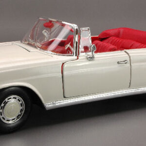 Modellino auto scala 1:18 Maisto MERCEDES 280 SE diecast modellismo statico