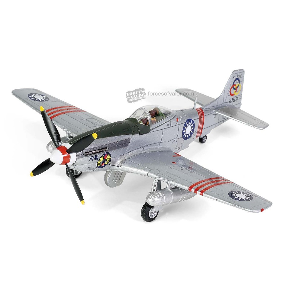 Modellino aerei da combattimento MUSTANG P-51 D scala 1:72 modellismo aircraft