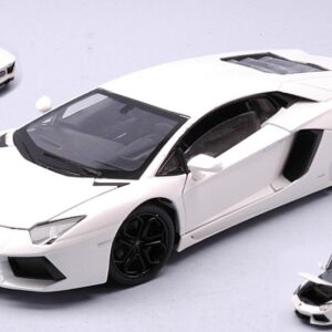 Modellino auto scala 1:24 Welly  LAMBORGHINI AVENTADOR LP 700-4 WHITE  diecast modellismo statico