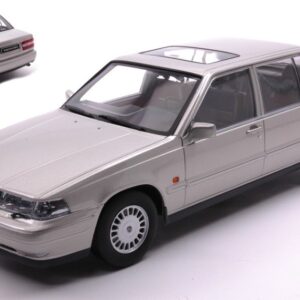 Modellino auto scala 1:18 Triple 9 VOLVO 960 1996 SILVER diecast modellismo statico