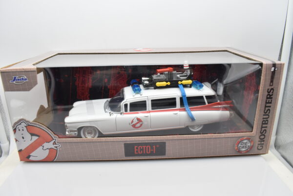 Modellino auto scala 1:24 CADILLAC GHOSTBUSTERS ECTO-1 film movie modellismo statico da collezione - Image 6