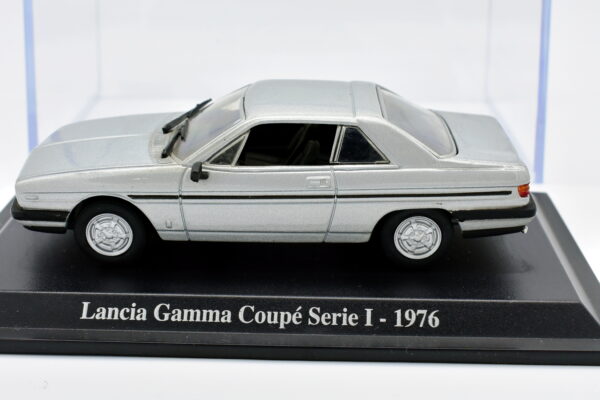 Modellino auto scala 1:43 Lancia Gamma Coupe Serie 1 diecast modellismo statico da collezione norev