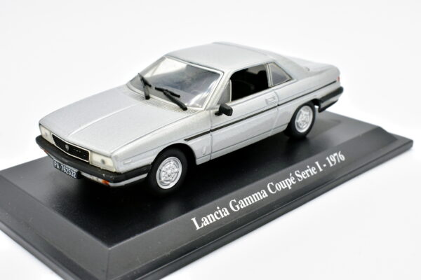 Modellino auto scala 1:43 Lancia Gamma Coupe Serie 1 diecast modellismo statico da collezione norev - Image 2