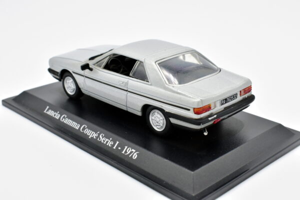 Modellino auto scala 1:43 Lancia Gamma Coupe Serie 1 diecast modellismo statico da collezione norev - Image 3