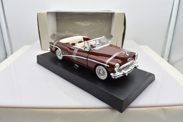 Modellino auto Buick Skylark scala 1:32 diecast modellismo collezione epoca solido - Image 4