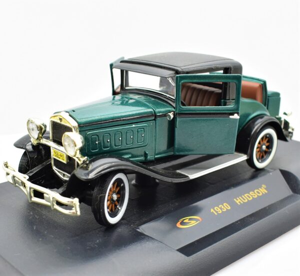 Modellino auto Hudson scala 1:32 diecast modellismo collezione epoca solido