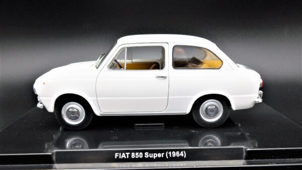 Modellino auto scala 1:24 Fiat 850 modellismo statico da collezione - Image 3