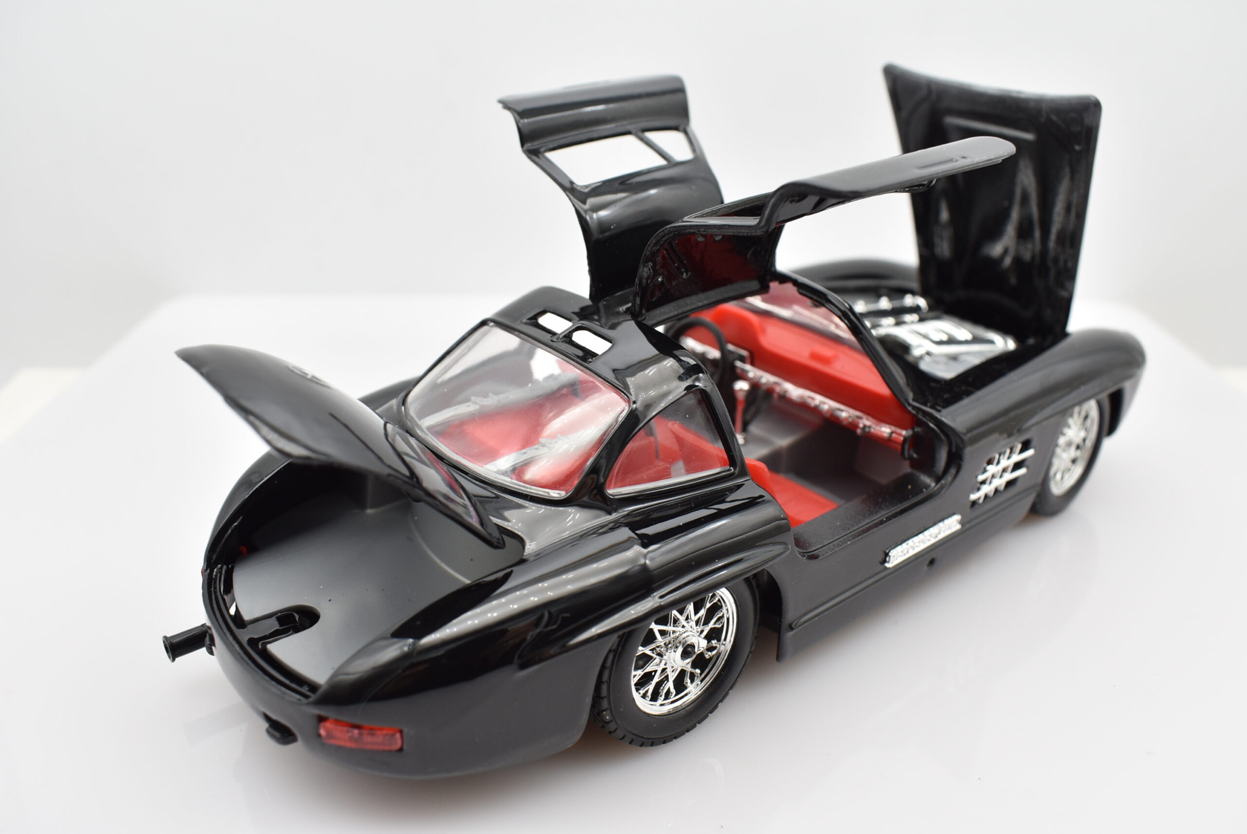 Modellino auto scala 1:24 Mercedes-Benz 300 SL modellismo statico da collezione Burago - Image 5