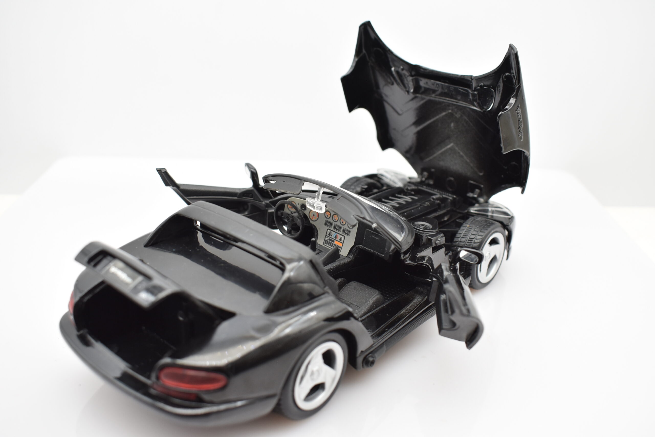 Modellino auto scala 1:24 Dodge Viper RT/10 modellismo statico da collezione Maisto - Image 5