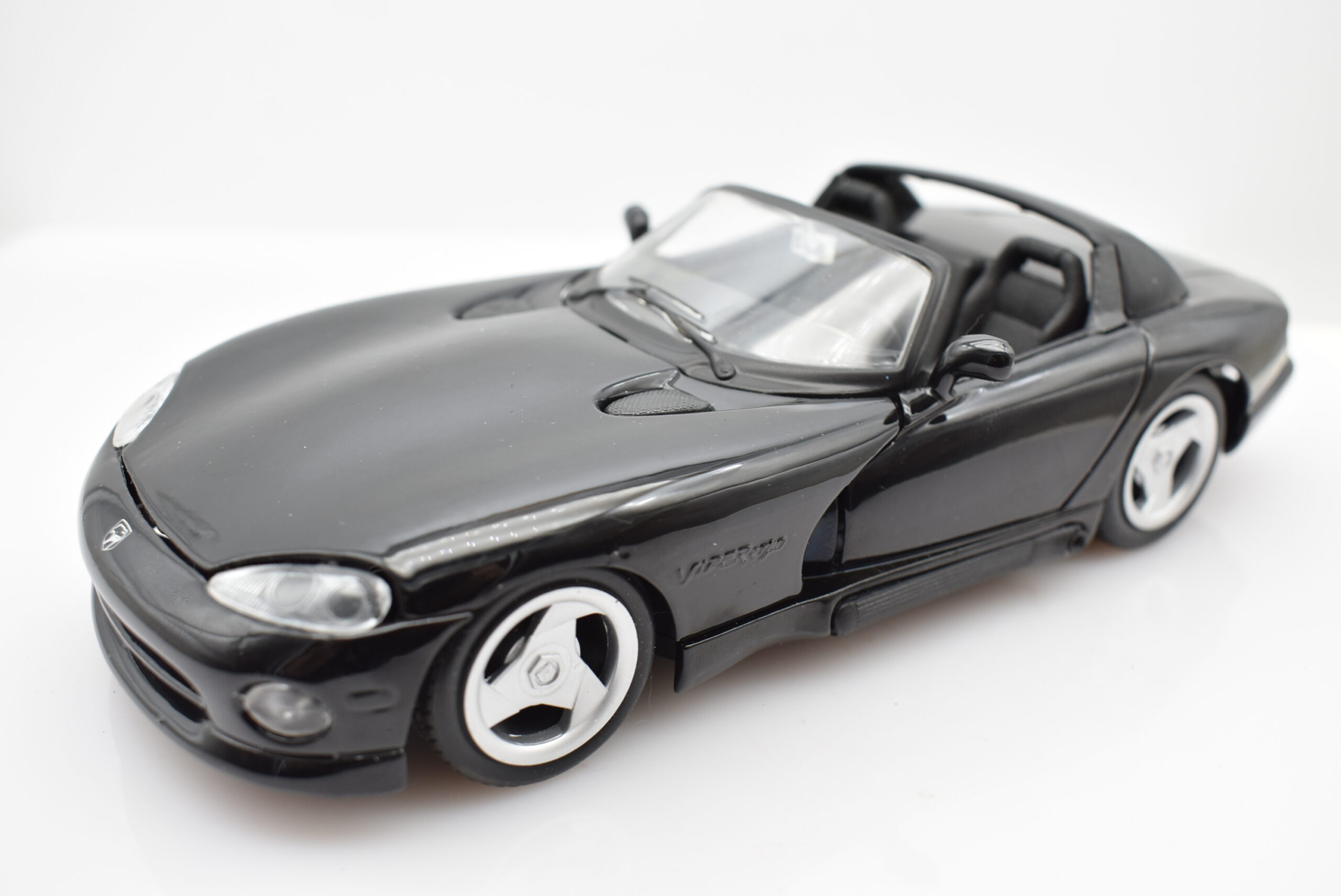 Modellino auto scala 1:24 Dodge Viper RT/10 modellismo statico da collezione Maisto - Image 3