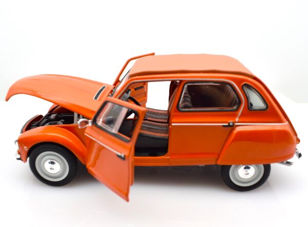 Modellino auto scala 1:24 Citroen Dyane 6 modellismo statico da collezione