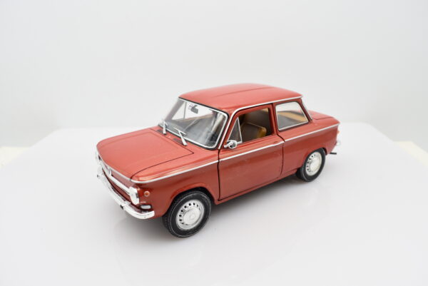 Modellino auto NSU PRINZ scala 1:24 diecast modellismo statico collezione rosso - Image 8