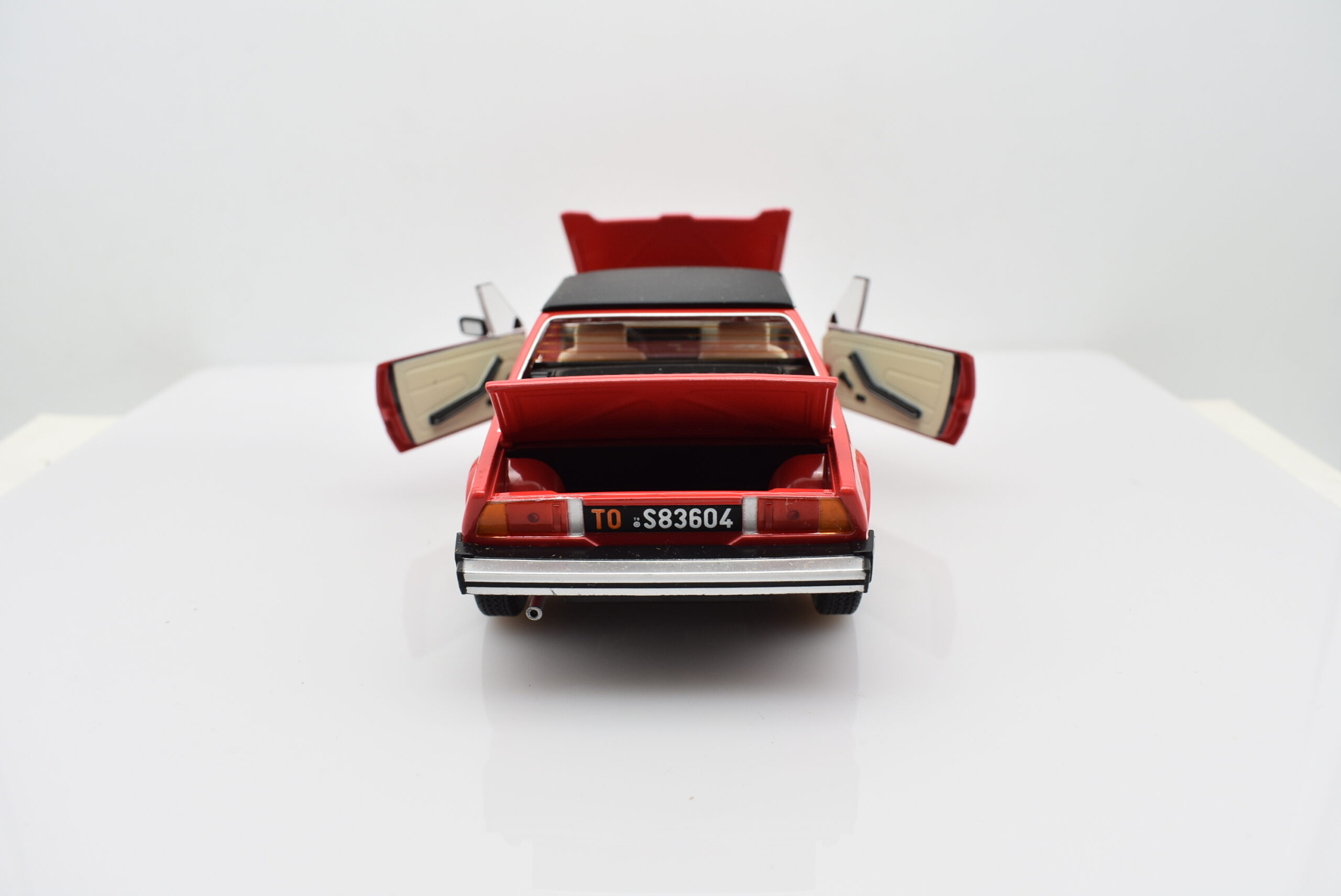 Modellino auto FIAT X1/9 x19 rosso scala 1/24 diecast modellismo collezione raro - Image 6