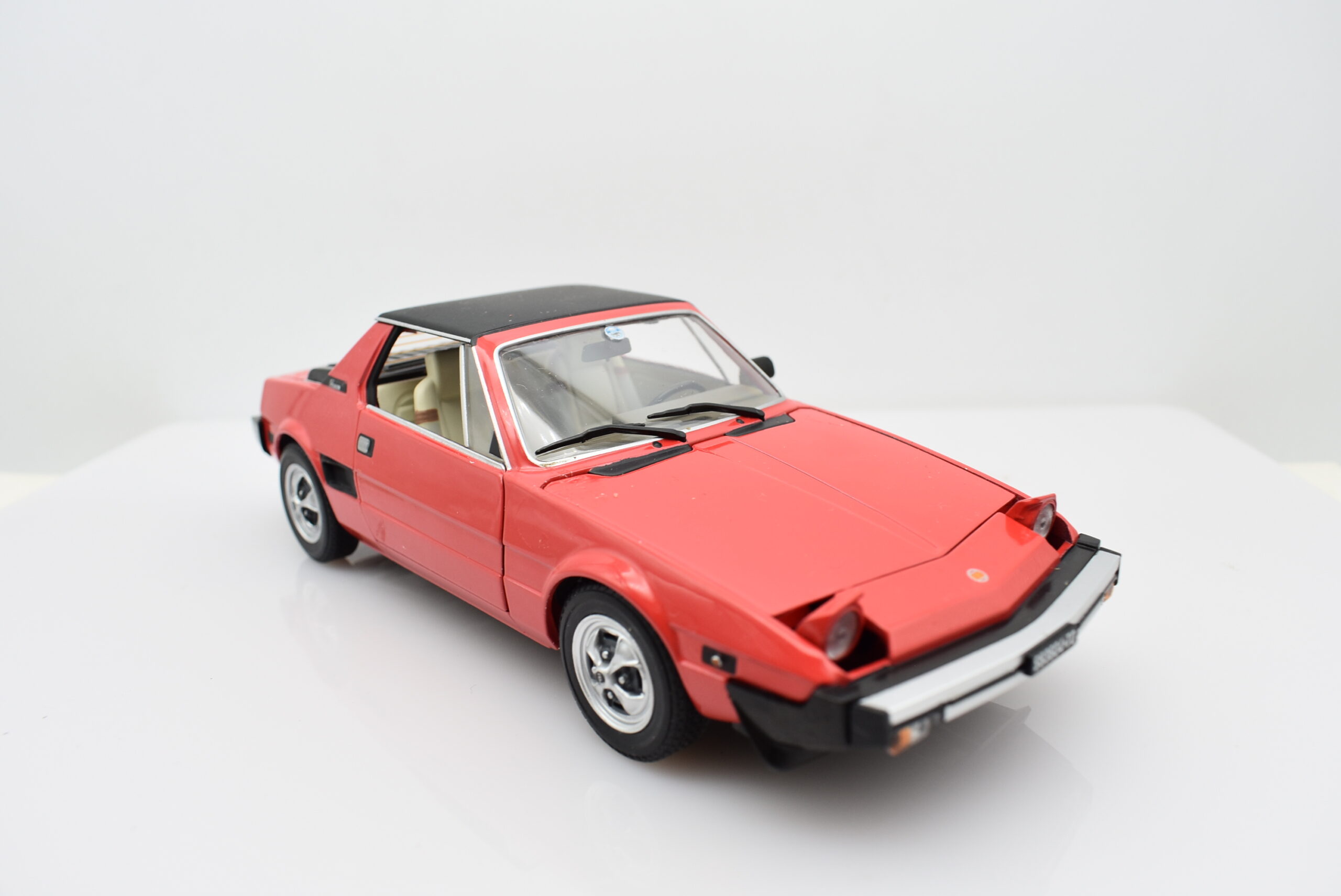 Modellino auto FIAT X1/9 x19 rosso scala 1/24 diecast modellismo collezione raro - Image 7