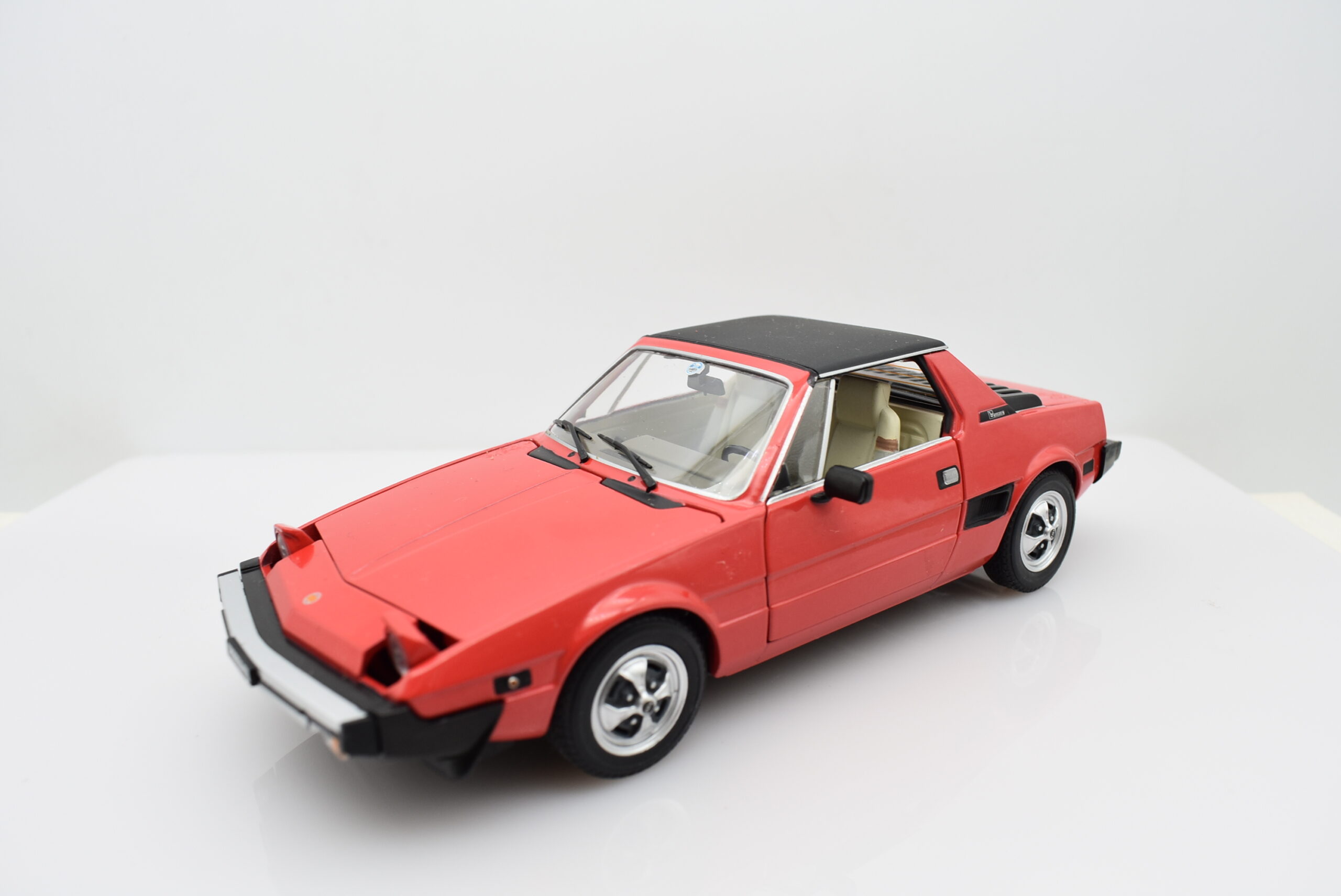 Modellino auto FIAT X1/9 x19 rosso scala 1/24 diecast modellismo collezione raro - Image 8