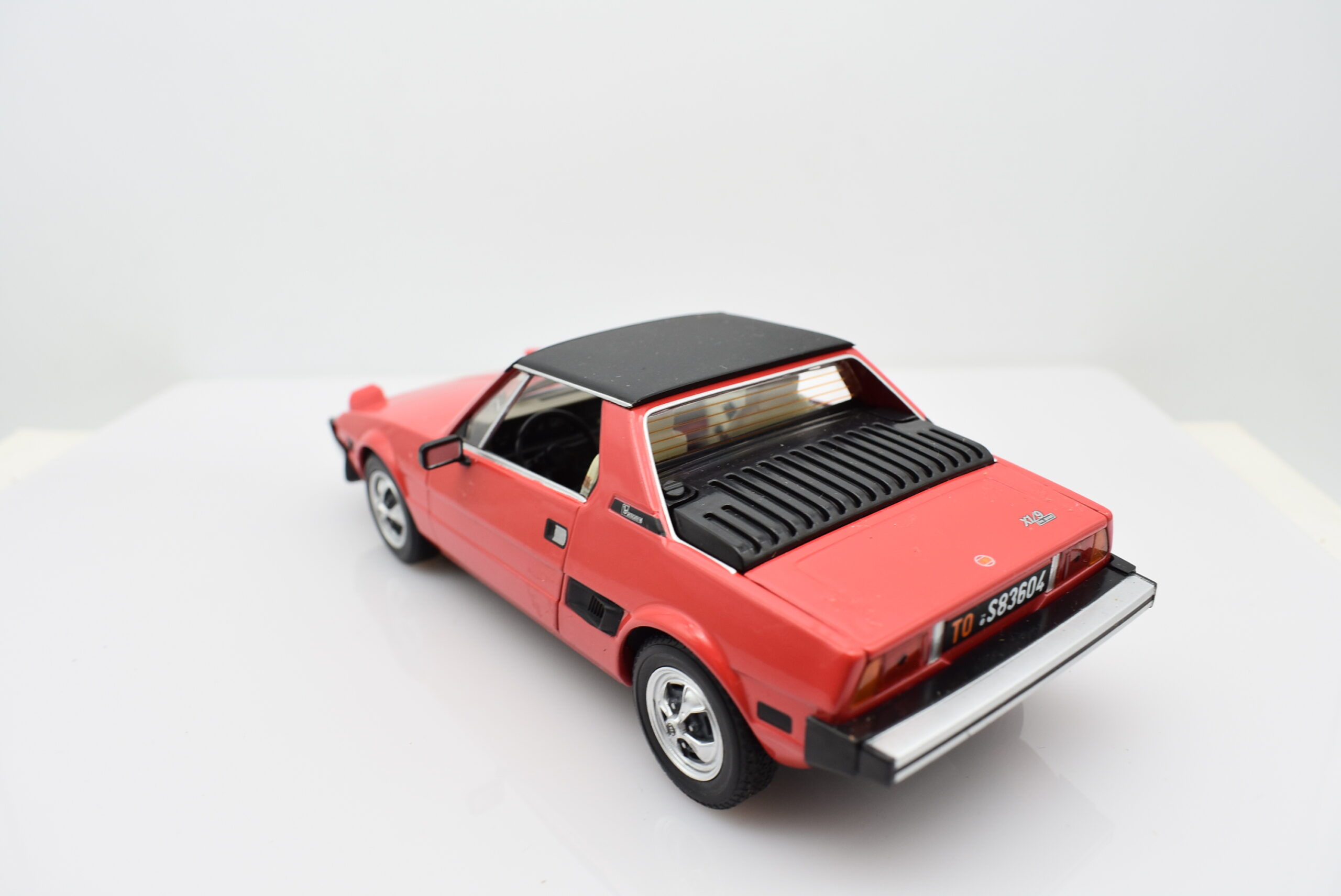 Modellino auto FIAT X1/9 x19 rosso scala 1/24 diecast modellismo collezione raro - Image 10