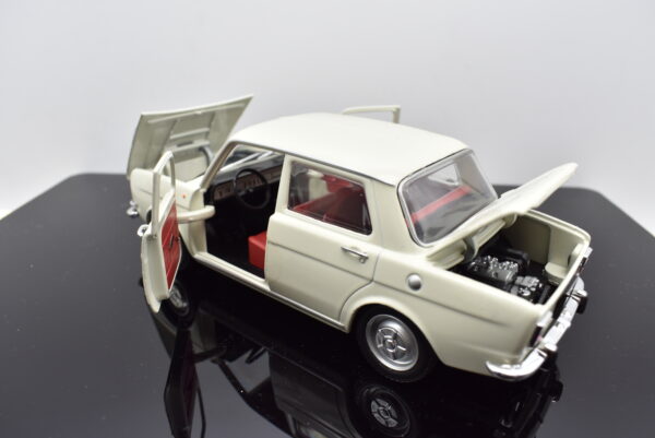 Modellino auto scala 1:24 Simca 1000 SL modellismo statico da collezione - Image 3