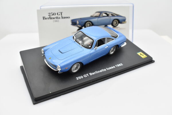 Modellino auto scala 1:43 Ferrari GT 250 Berlinetta Lusso diecast modellismo statico da collezione - Image 4