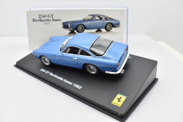 Modellino auto scala 1:43 Ferrari GT 250 Berlinetta Lusso diecast modellismo statico da collezione - Image 3