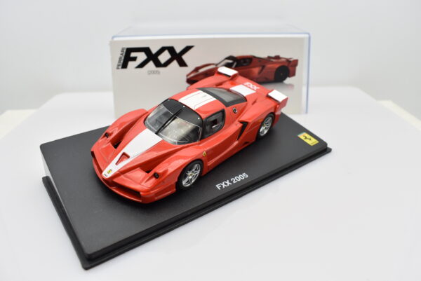 Modellino auto scala 1:43 Ferrari GT Collection FXX diecast modellismo da collezione - Image 2