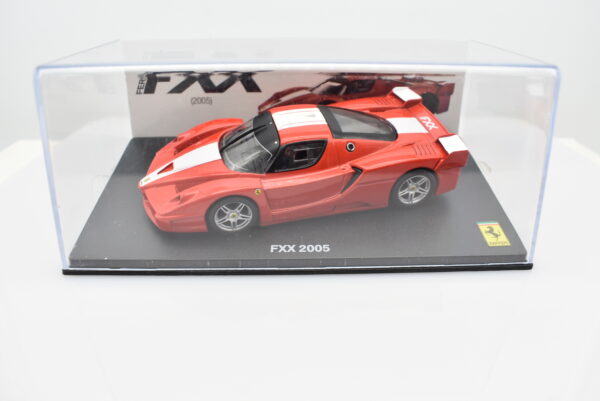 Modellino auto scala 1:43 Ferrari GT Collection FXX diecast modellismo da collezione - Image 4