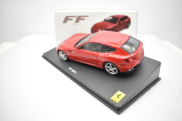 Modellino auto scala 1:43 Ferrari GT Collection FF diecast modellismo da collezione - Image 2