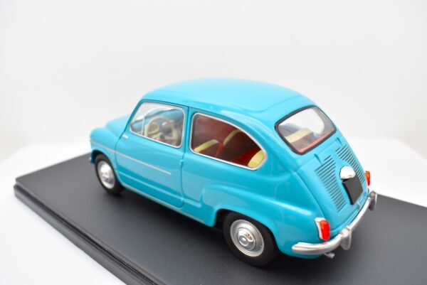 Modellino auto Fiat 600 scala 1:24 modellismo statico da collezione - Image 3