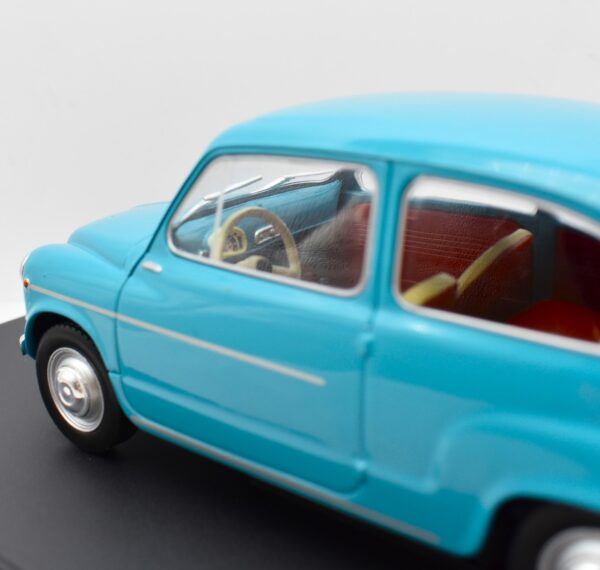 Modellino auto Fiat 600 scala 1:24 modellismo statico da collezione - Image 4
