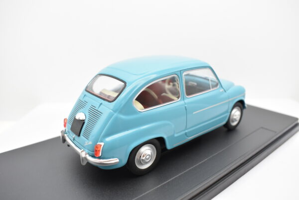 Modellino auto Fiat 600 scala 1:24 modellismo statico da collezione - Image 7