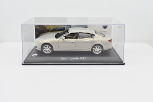 Modellino auto scala 1:43 Maserati Quattroporte GTS diecast modellismo da collezione - Image 5