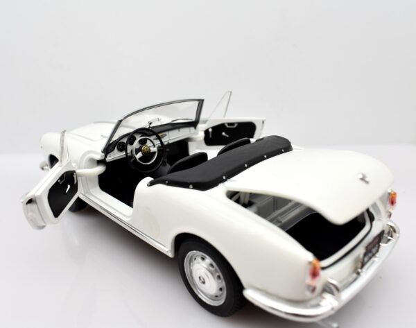 ALFA ROMEO GIULIETTA SPIDER modellini auto scala 1:24 modellismo statico cabrio - Image 3
