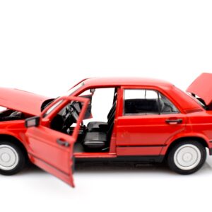 Modellino auto Mercedes 190E scala 1/24 diecast modellismo collezione statico