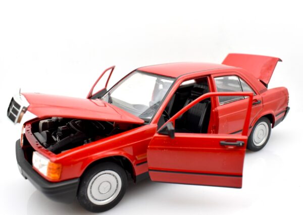 Modellino auto Mercedes 190E scala 1/24 diecast modellismo collezione statico - Image 2